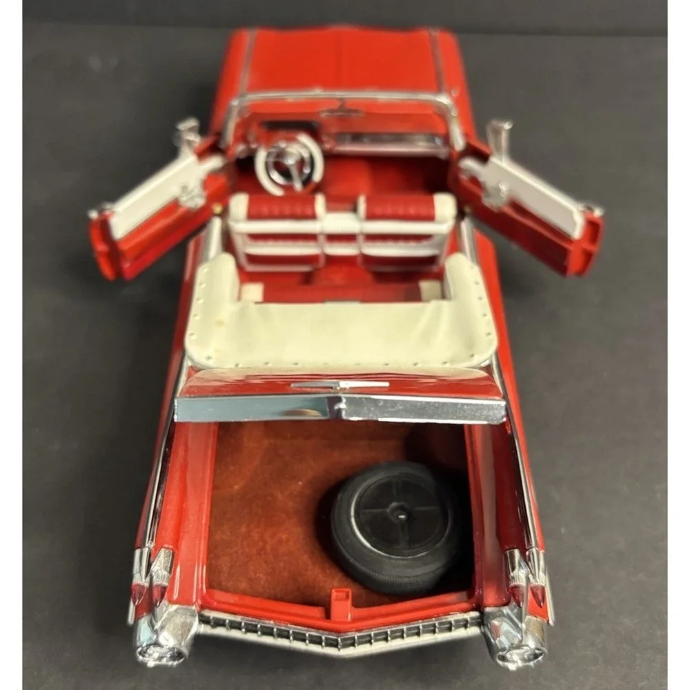 Danbury Mint 1959 Cadillac Series 62 Convertible Red Diecast 1/24 in Box